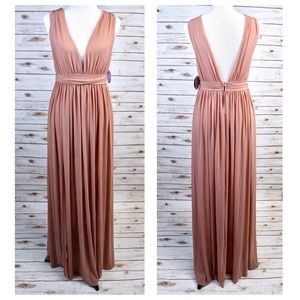 NWT-🌸Gorgeous Nude/Pink Maxi Dress